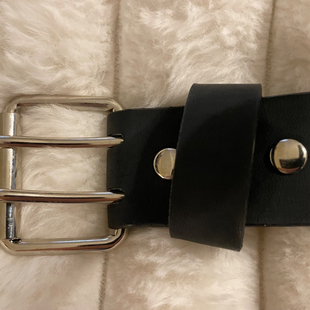 VINTAGE BLACK  LEATHER BELT - Picture 3 of 6